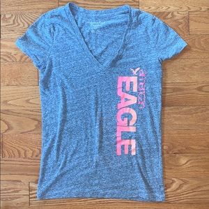 american Eagle grey t-shirt v neck